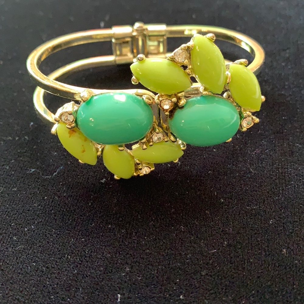 Beautiful costume gold tone bracelet